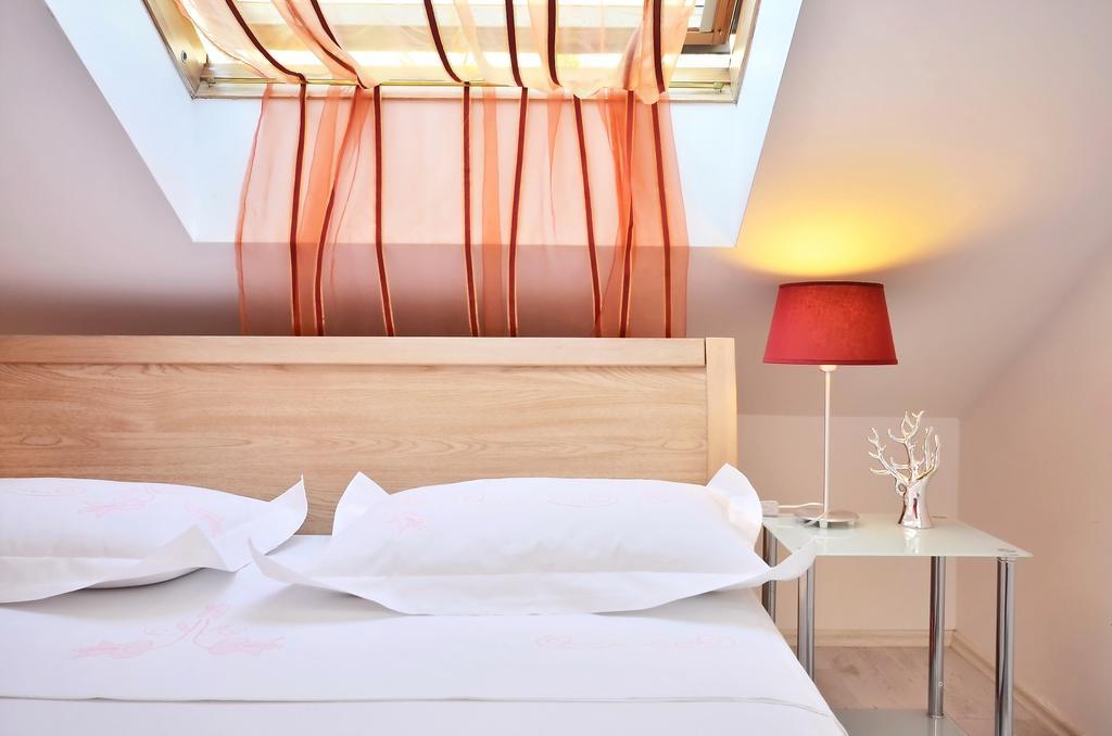 Apartment Sea View Mouth Cetina โอมิช ห้อง รูปภาพ